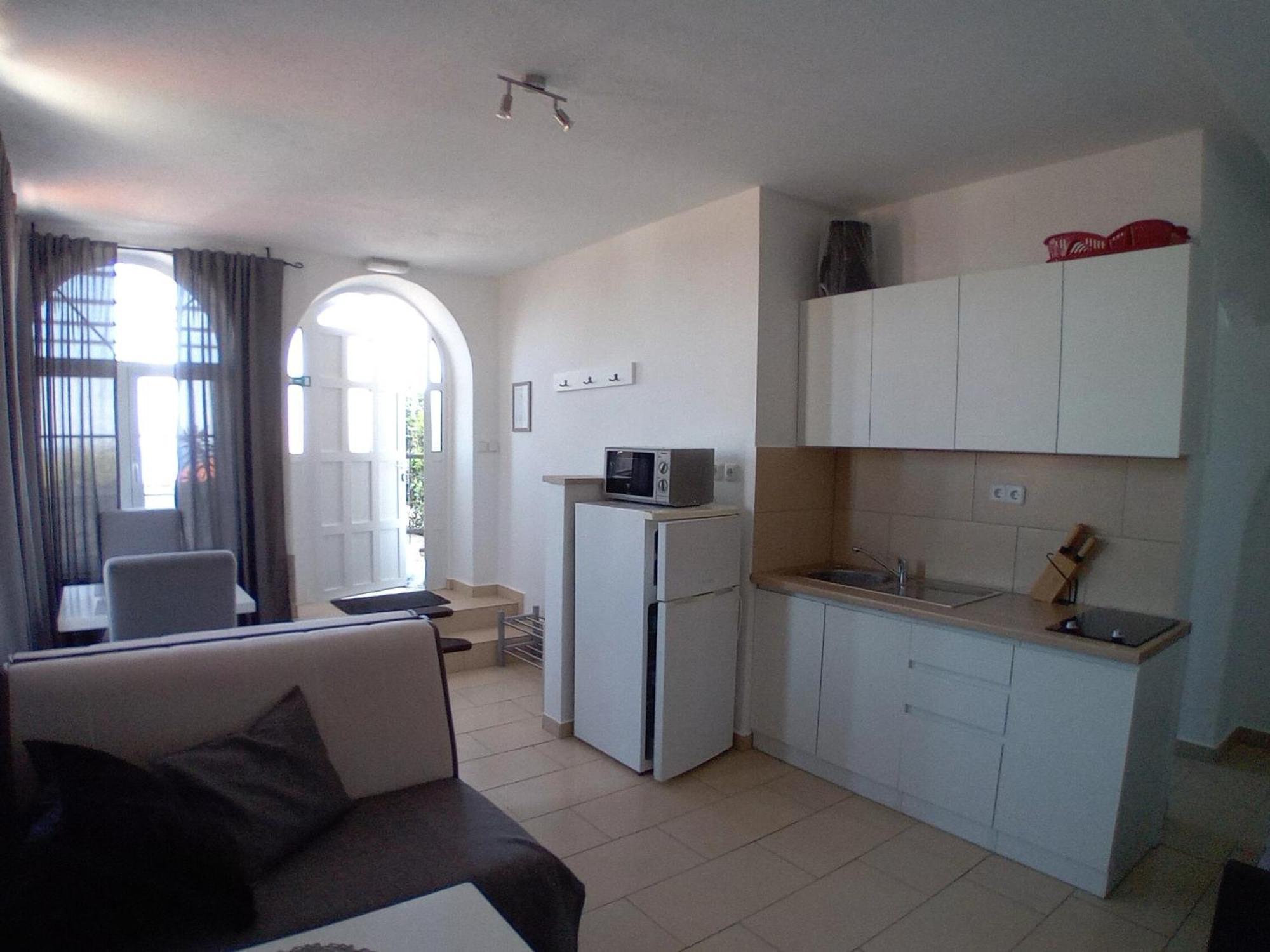 Vivi Studio Apartments مالي لوشينغْ الغرفة الصورة